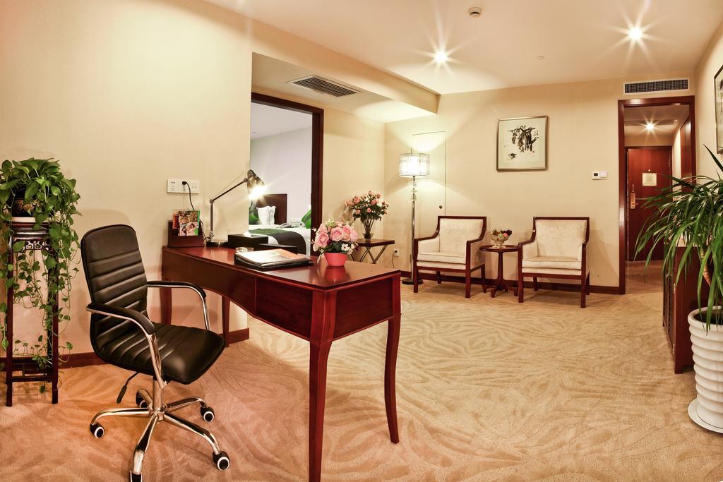 Landison Plaza International Hotel Čen-ťiang Exteriér fotografie