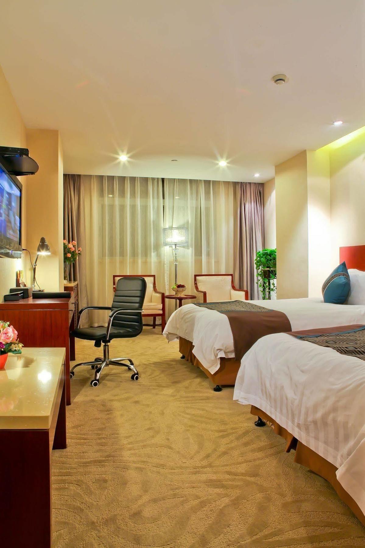 Landison Plaza International Hotel Čen-ťiang Exteriér fotografie